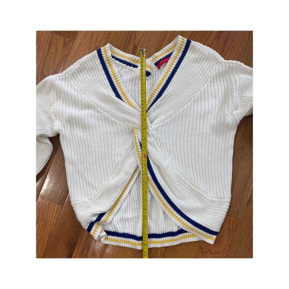 Signature Vintage Brand Cable knit V-Neck Pullover Sweater Women's - Size: Small - Picture 5 of 7